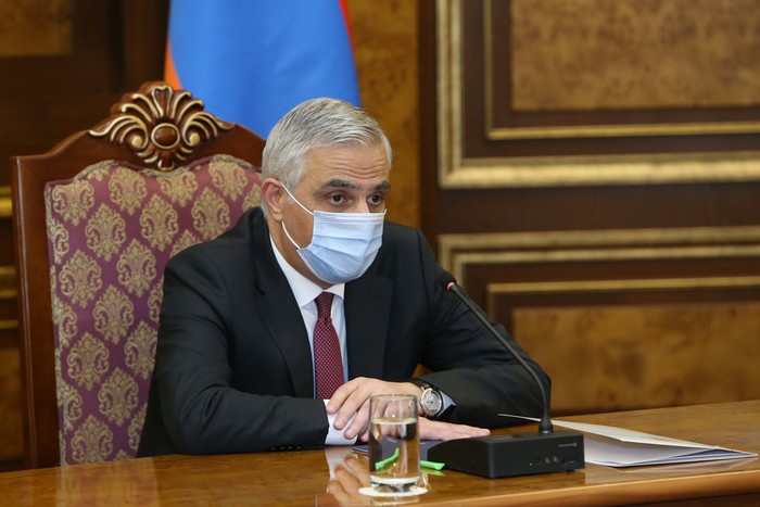 Կառավարությունում կայացել է Արցախում հումանիտար աղետի հակազդմանն ուղղված հարցերով զբաղվող աշխատանքայ