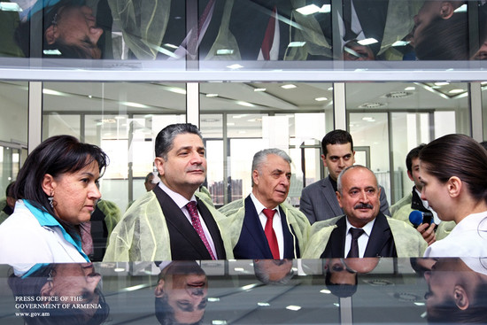 Վարչապետը ծանոթացել է սննդի և դեղերի անվտանգության փորձագիտական ժամանակակից լաբորատորիայի գործունեու