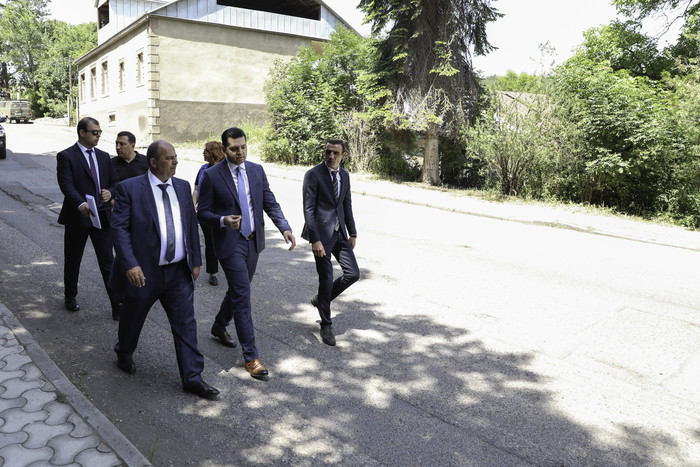 Ճանապարհների հիմնանորոգում, դպրոցի կառուցում, սոցիալական ծառայությունների տարածքային կենտրոնի բացում