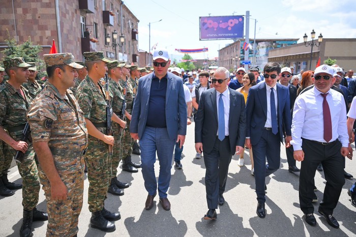 Փոխվարչապետ Մհեր Գրոգորյանը Ապարանում մասնակցել է Հանրապետության տոնին նվիրված միջոցառմանը