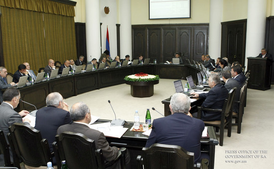 Քննարկվում է 2011 թ. պետական բյուջեի նախագիծը