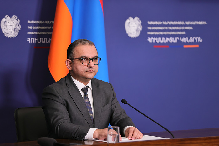 ԵՄ ճգնաժամային կառավարման հարցերով հանձնակատարի հետ քննարկվել են ԼՂ-ից բռնի տեղահանված մեր հայրենակի