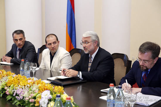 Վարչապետն ընդունել է ԱԶԲ տարածաշրջանային վարչության գլխավոր տնօրենին