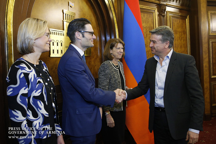 Կարեն Կարապետյանը ՎԶԵԲ-ի և «Ամբեր Կապիտալ»-ի ներկայացուցիչների հետ քննարկել է նորաստեղ հիմնադրամի գո