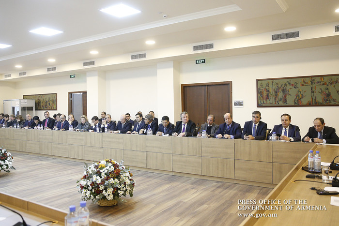 Վարչապետը հանդիպել է դիվանագիտական կորպուսի ներկայացուցիչների հետ