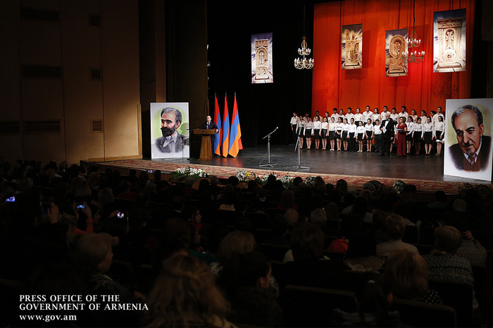 Տեղի է ունեցել վարչապետի հովանու ներքո անցկացվող ասմունքի 8-րդ մրցույթ-փառատոնի եզրափակիչ գալա համեր