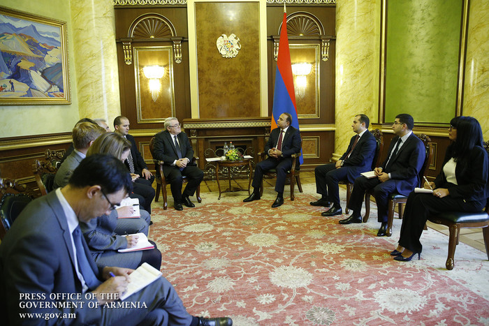 Վարչապետն ընդունել է Եվրոպական ներդրումային բանկի փոխնախագահին