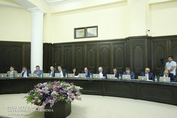 Վարչապետը հանձնարարել է ամփոփել կառավարության գործունեության մեկ տարվա աշխատանքը և հանրությանը հաշվե