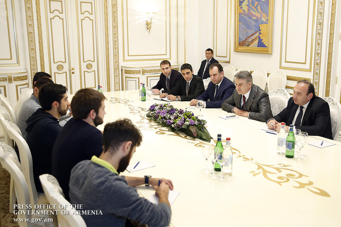 Կարեն Կարապետյանն ընդունել է բողոքի ակցիա իրականացնող ուսանողների ներկայացուցիչներին