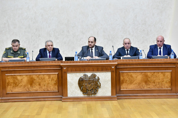 Արայիկ Հարությունյանը ՊՆ աշխատակազմին է ներկայացրել նախարարի նորանշանակ առաջին տեղակալ Արշակ Կարապետ
