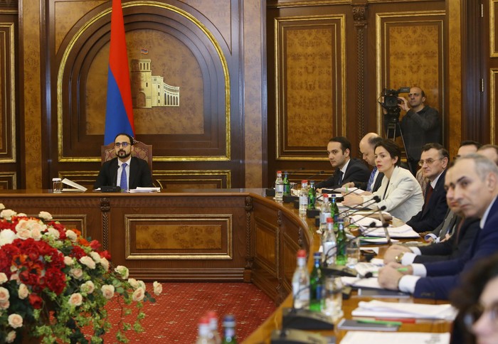 Փոխվարչապետ Տիգրան Ավինյանի գլխավորությամբ տեղի է ունեցել քննարկում «Աշխատիր Հայաստան» արշավի վերաբե