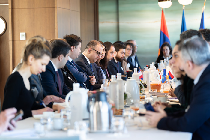 Փոխվարչապետ Տիգրան Խաչատրյանը Փարիզում հանդիպել է MEDEF-ի ներկայացուցիչներին