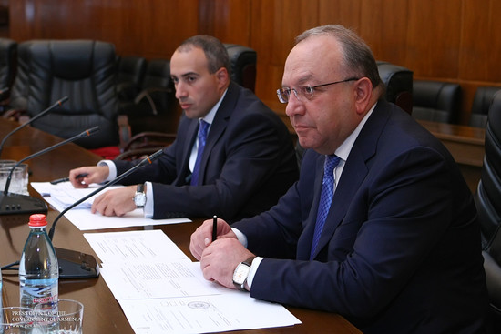 Շարունակվում է ՀՀ պետական կառավարման մարմինների կիսամյակային գործունեության հաշվետվությունների քննար