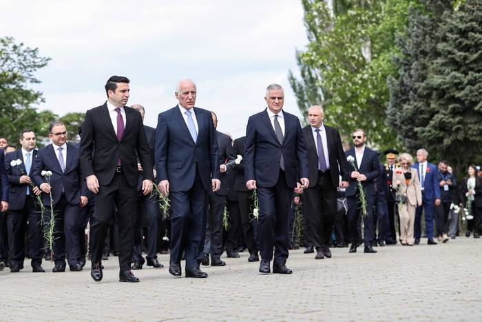 Փոխվարչապետ Մհեր Գրիգորյանը Հաղթանակի և խաղաղության տոնի առթիվ այցելել է «Հաղթանակ» զբոսայգի