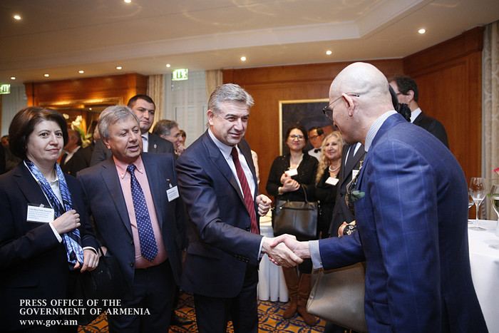 Մեկնարկել է վարչապետի այցը Շվեյցարիա. Ցյուրիխում կայացել է Կարեն Կարապետյանի հանդիպումը շվեյցարացի գ