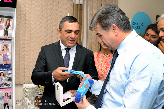 Վարչապետը ծանոթացել է տեսքտիլի արտադրության ներդրումային նոր ծրագրերին