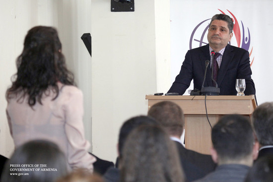 Կառավարության նպատակներից մեկը խնայողությունների հավաքագրումը խթանող միջավայրի ստեղծումն է