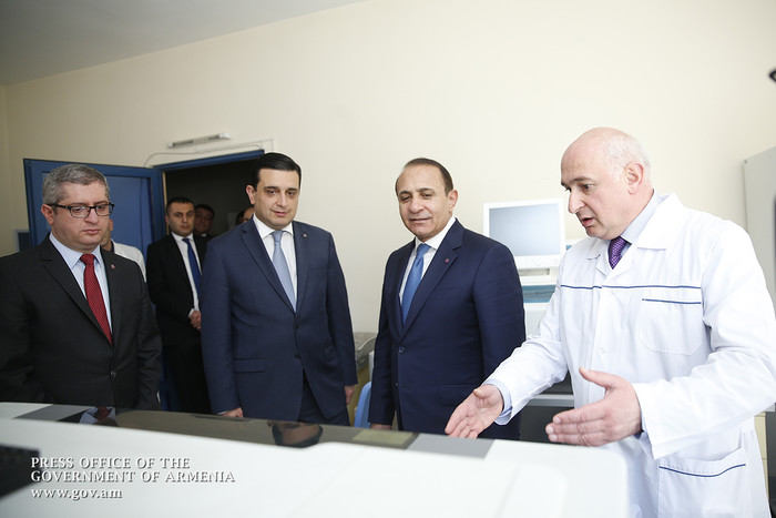 Վարչապետը ծանոթացել է արյունաբանական կենտրոնի վերակառուցման աշխատանքներին