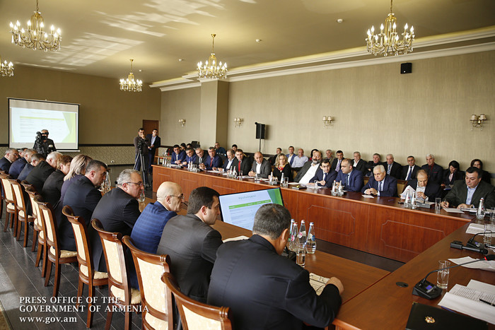 Կարեն Կարապետյանը հերթական խորհրդակցությունն է անցկացրել Գեղարքունիքի մարզում