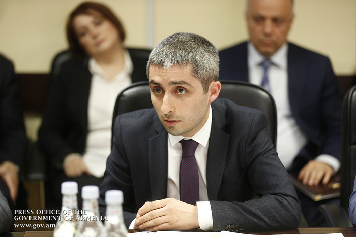 «Ճիշտ ուղու վրա եք, բայց խնդրում եմ տեմպերն արագացնել». Կարեն Կարապետյանը առողջապահության նախարարութ