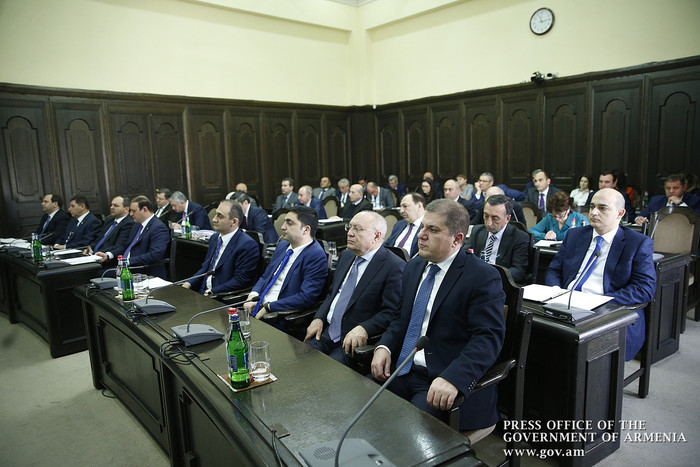 Մարզերում արձանագրվել է զգալի դրական աճ. վարչապետը  հանձնարարել է  վերանայել  մարզպետարանների տարեկա