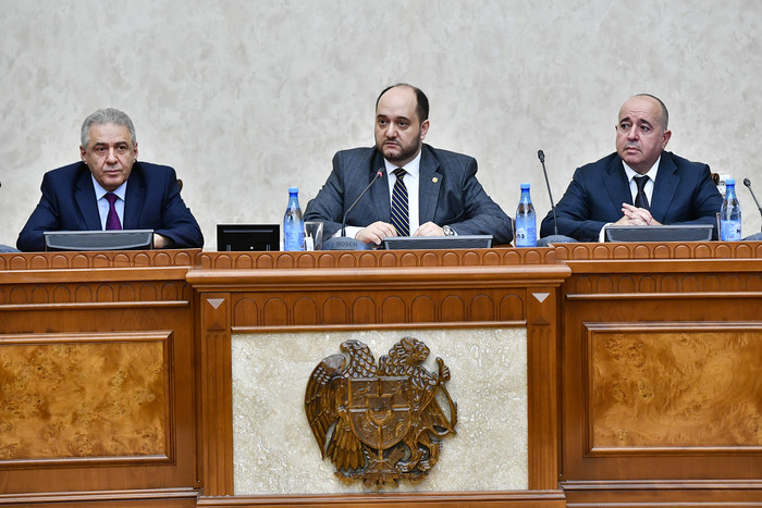 Արայիկ Հարությունյանը ՊՆ աշխատակազմին է ներկայացրել նախարարի նորանշանակ առաջին տեղակալ Արշակ Կարապետ