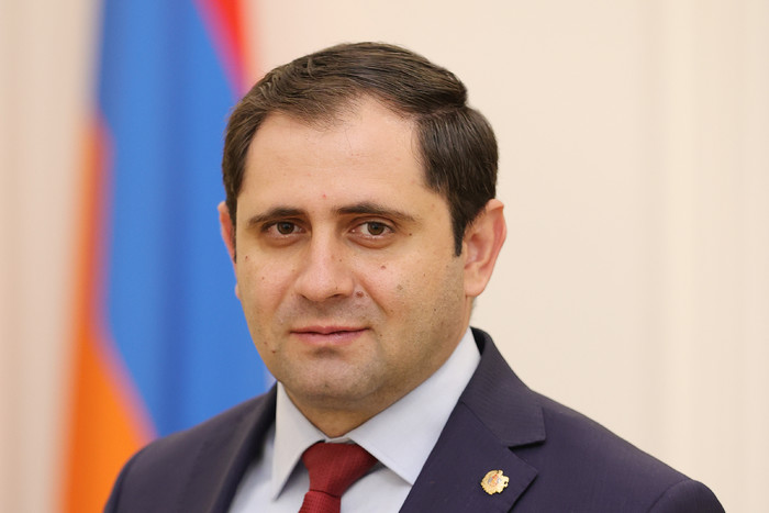 Փոխվարչապետ Սուրեն Պապիկյանի շնորհավորական ուղերձը Ուսուցչի օրվա առթիվ