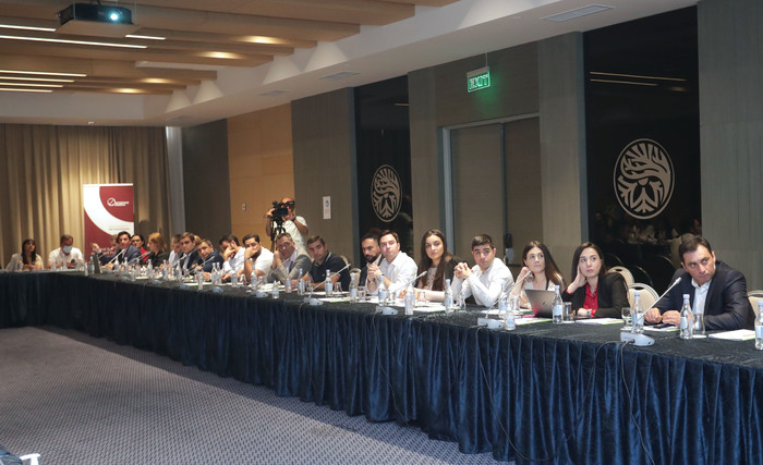 Տիգրան Ավինյանը հանդիպել է գործարարների հետ