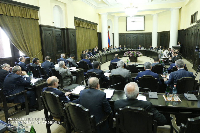 Կառավարությունը կկրճատի  պետական գերատեսչությունների շուրջ 800 ավտոմեքենա