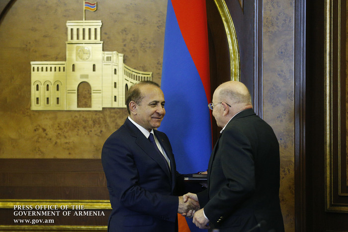 Վարչապետը պարգևատրել է Չեռնոբիլի ատոմային էլեկտրակայանի վթարի հետևանքների վերացման աշխատանքներին մաս
