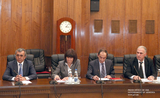 Վարչապետը և «Ռոսագրոմաշ» ասոցիացիայի պատվիրակության անդամները քննարկել են գյուղտեխնիկայի ձեռքբերմանն