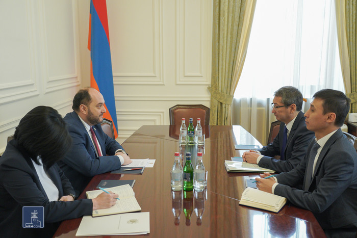 Արայիկ Հարությունյանն ընդունել է ՀՀ-ում Ղազախստանի դեսպան Բոլատ Իմանբաեւին