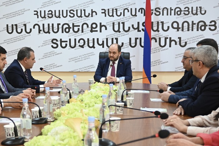 Արայիկ Հարությունյանը ներկայացրել է Սննդամթերքի անվտանգության տեսչական մարմնի նորանշանակ ղեկավարին
