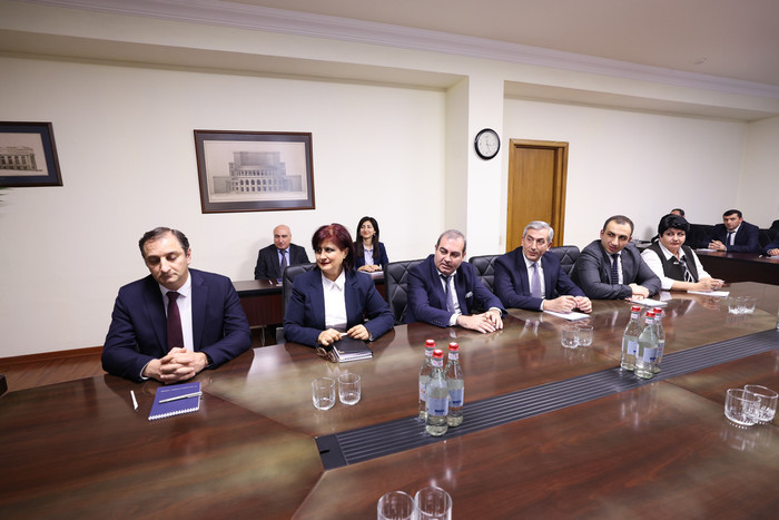 Փոխվարչապետը Քաղաքաշինության կոմիտեի աշխատակազմին է ներկայացրել նորանշանակ նախագահին