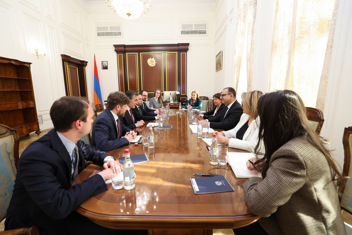 Փոխվարչապետ Տիգրան Խաչատրյանն  ընդունել է ԵԱՀԿ Մինսկի խմբի Ֆրանսիայի համանախագահին