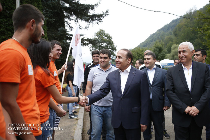 Վարչապետն այցելել է ՀՊՏՀ «Տնտեսագետ» մարզաառողջարանային ճամբար