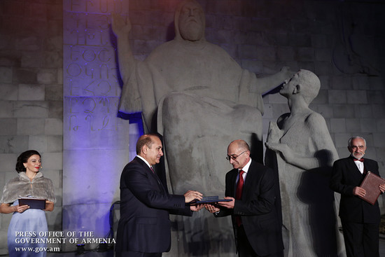 Վարչապետ Հովիկ Աբրահամյանը մասնակցել է Ուսուցչի օրվան նվիրված հանդիսավոր միջոցառմանը