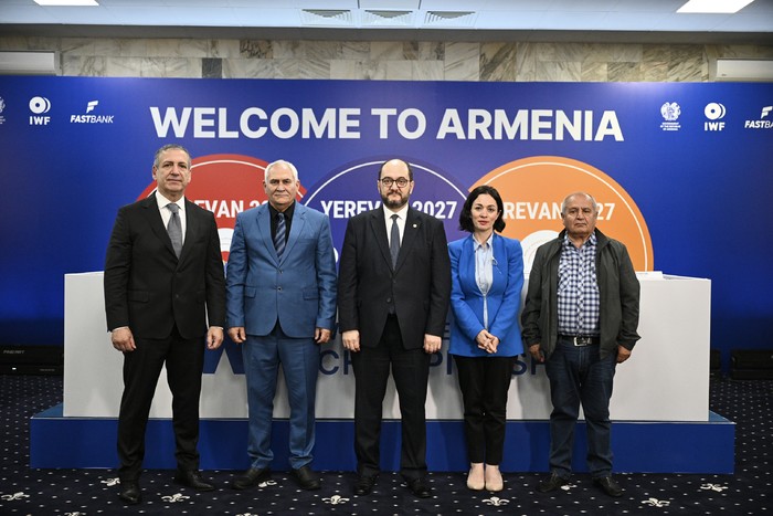 Ծանրամարտի աշխարհի 2027 թվականի առաջնությունն աշխարհի առաջին առաջնությունն է օլիմպիական մարզաձևից, ո