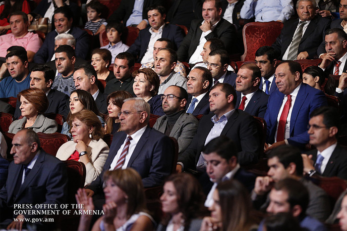 Վարչապետը «Մերկուրի» մրցանակներ է հանձնել տնտեսության տարբեր ոլորտներում լավագույնը ճանաչված ընկերու