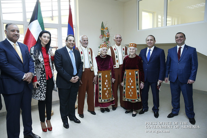 Վարչապետը ներկա է գտնվել տարեցների խնամքի և վերականգնման Երևանի թիվ 1 տուն-ինտերնատի նոր մասնաշենքի 