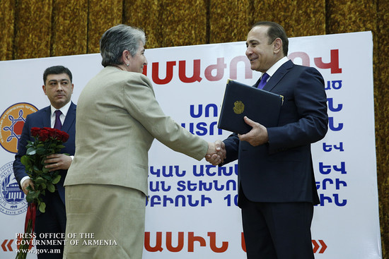 Վարչապետը շնորհավորել է սոցիալական աշխատողներին մասնագիտական տոնի առթիվ