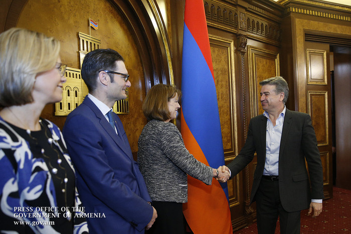 Կարեն Կարապետյանը ՎԶԵԲ-ի և «Ամբեր Կապիտալ»-ի ներկայացուցիչների հետ քննարկել է նորաստեղ հիմնադրամի գո