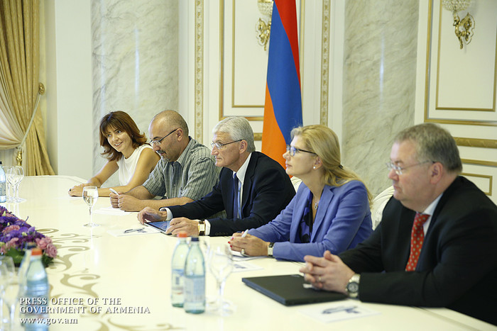 Վարչապետ Աբրահամյանն ընդունել է «Մայքրոսոֆթ» կորպորացիայի տարածաշրջանային տնօրեն Դոն Գրենթհեմին