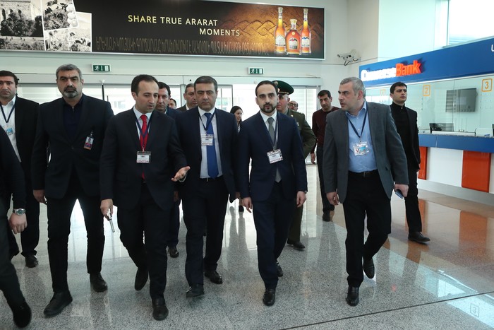 Փոխվարչապետ Տիգրան Ավինյանը Զվարթնոց օդանավակայանում ծանոթացել է կորոնավիրուսի տարածումը կանխարգելող