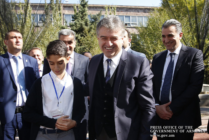 Վարչապետը ծանոթացել է «ԱրմՊրոդԷքսպո» գյուղատնտեսական ցուցահանդեսին ներկայացված արտադրանքին
