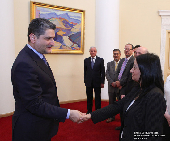 Տիգրան Սարգսյանն ընդունել է Իսրայելի գյուղատնտեսության եւ գյուղական զարգացման նախարարին