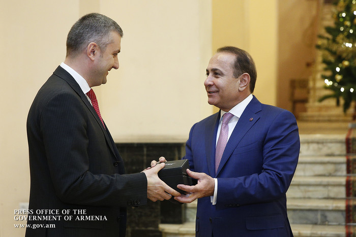 Վարչապետը շնորհավորել է ԶԼՄ-ների ներկայացուցիչներին Ամանորի և Սուրբ Ծնունդի առթիվ