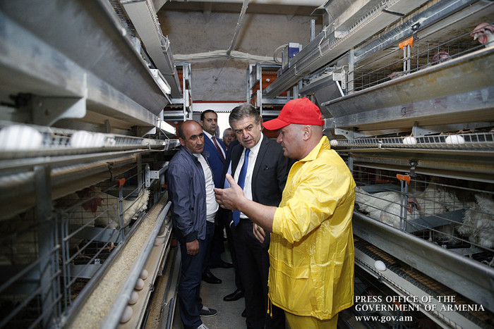Վարչապետը խորհրդակցություն է անցկացրել Արագածոտնի մարզում և ծանոթացել ֆերմերային տնտեսության ու շոկո
