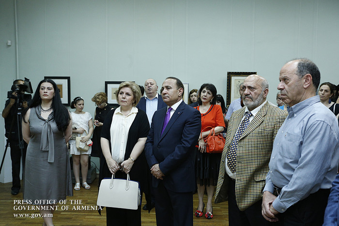 Վարչապետը ներկա է գտնվել Լևոն Թութունջյանի ստեղծագործությունների ցուցահանդեսի բացմանը