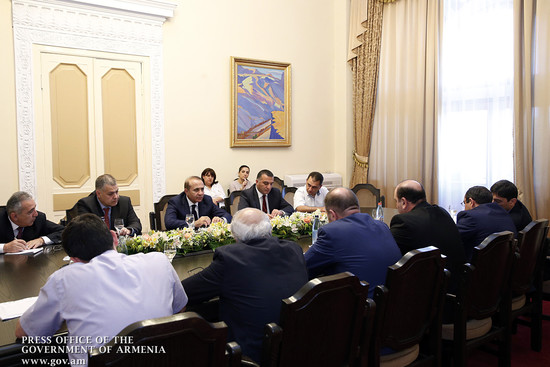 Վարչապետն ԱԺ պատգամավորների հետ քննարկել է «Կուտակային կենսաթոշակների մասին» ՀՀ օրենքի փոփոխությունն